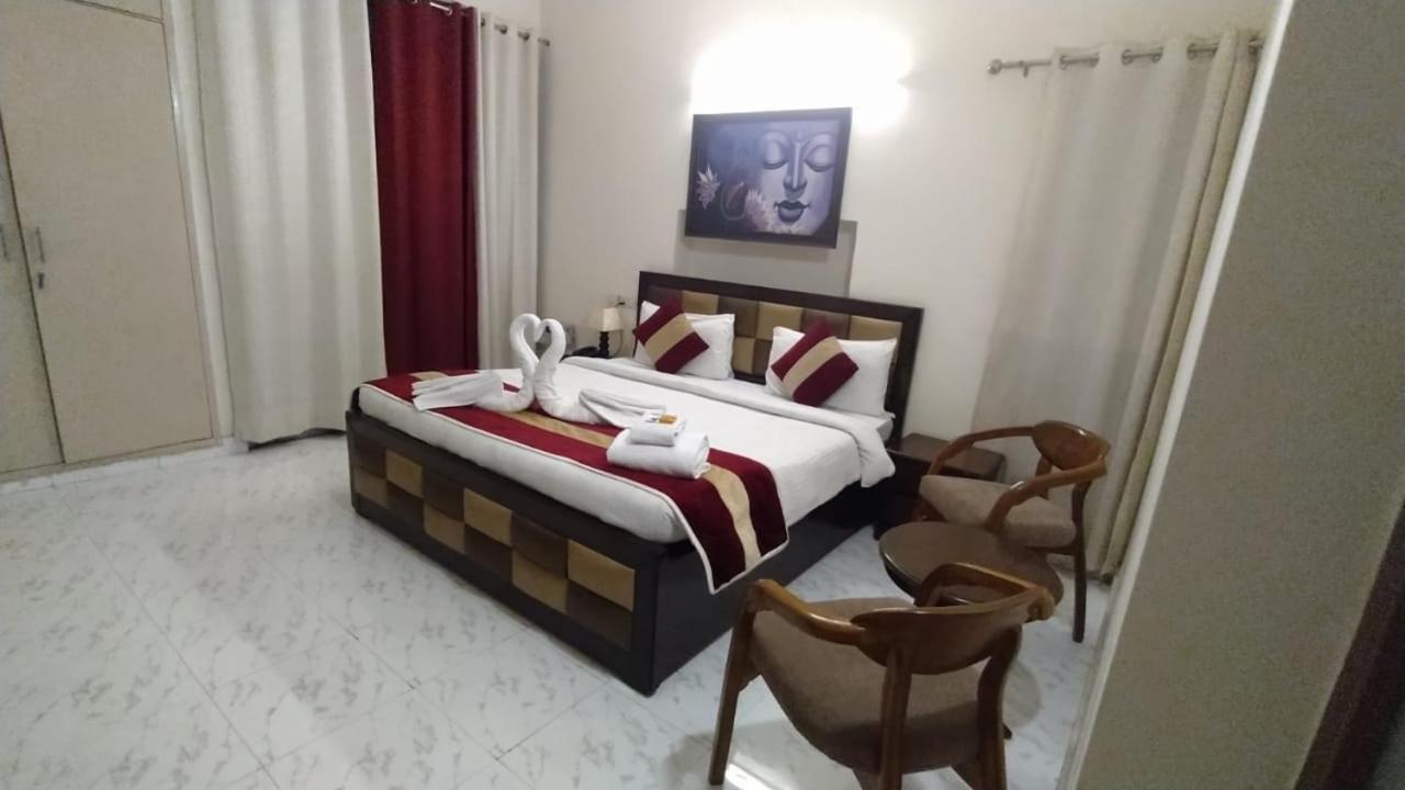 Maplewood Guest House, Neeti Bagh, New Delhiit Is A Boutiqu Guest House - Room 5 Екстериор снимка
