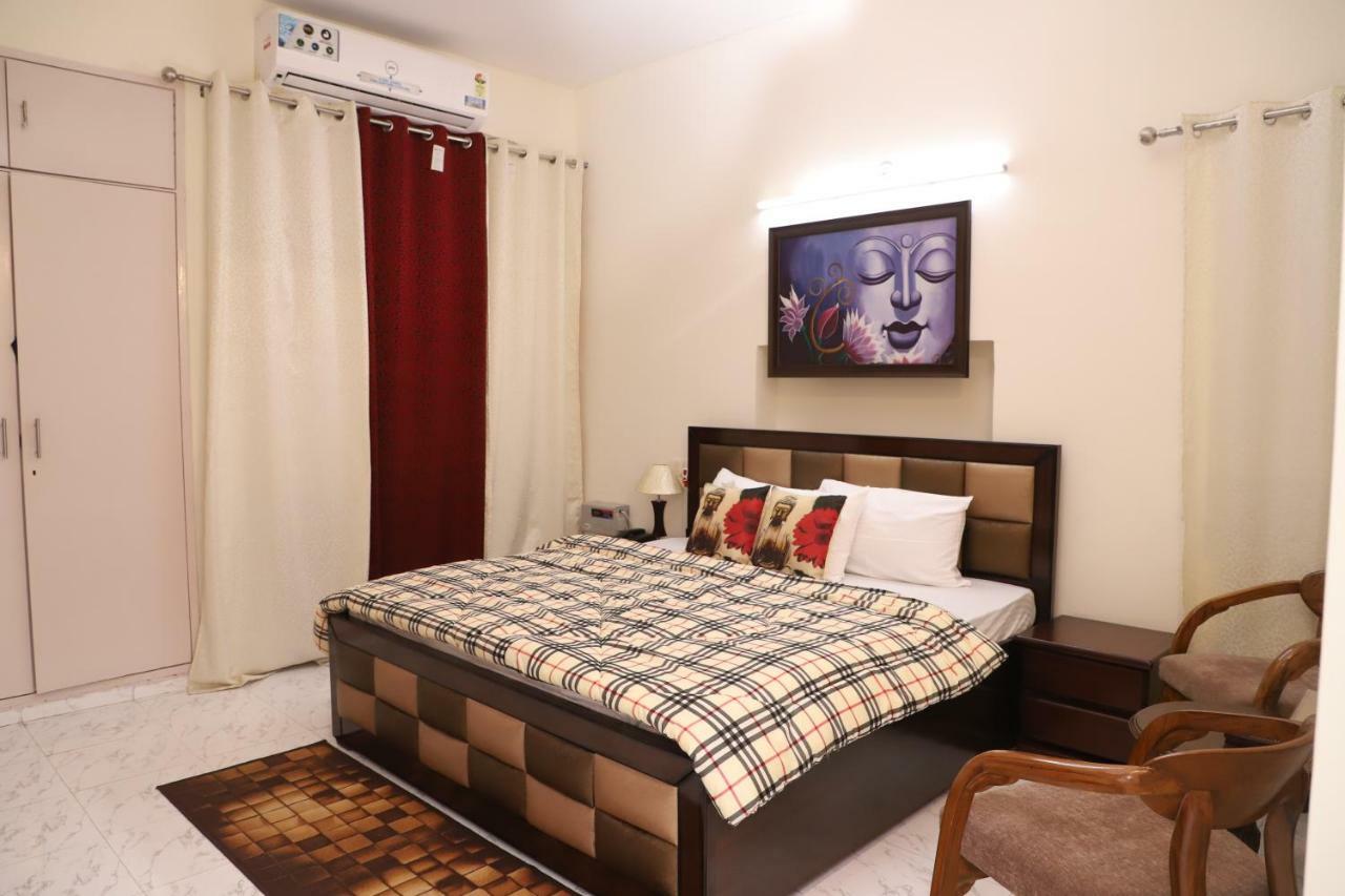 Maplewood Guest House, Neeti Bagh, New Delhiit Is A Boutiqu Guest House - Room 5 Екстериор снимка