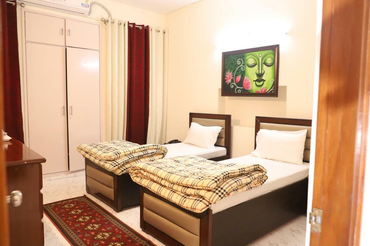 Maplewood Guest House, Neeti Bagh, New Delhiit Is A Boutiqu Guest House - Room 5 Екстериор снимка