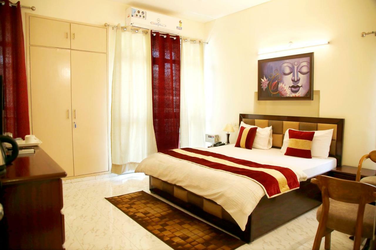 Maplewood Guest House, Neeti Bagh, New Delhiit Is A Boutiqu Guest House - Room 5 Екстериор снимка
