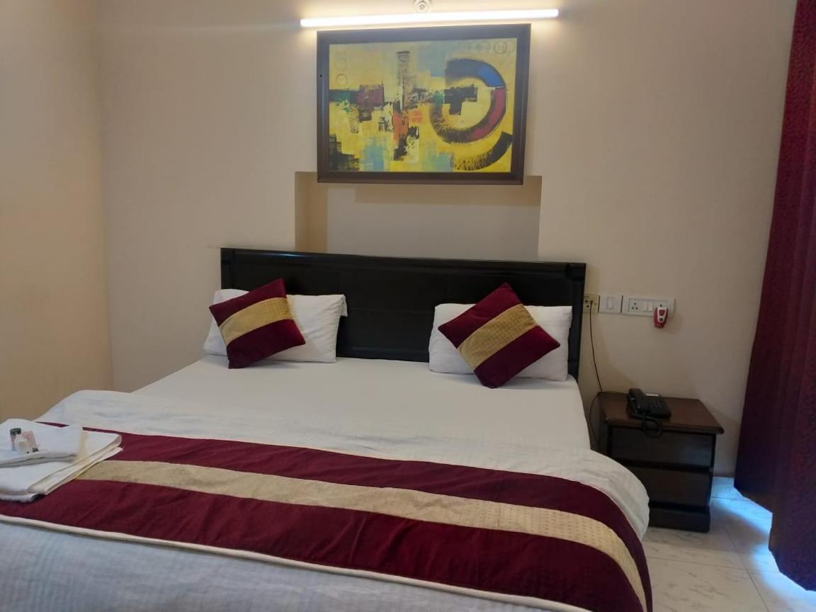 Maplewood Guest House, Neeti Bagh, New Delhiit Is A Boutiqu Guest House - Room 5 Екстериор снимка